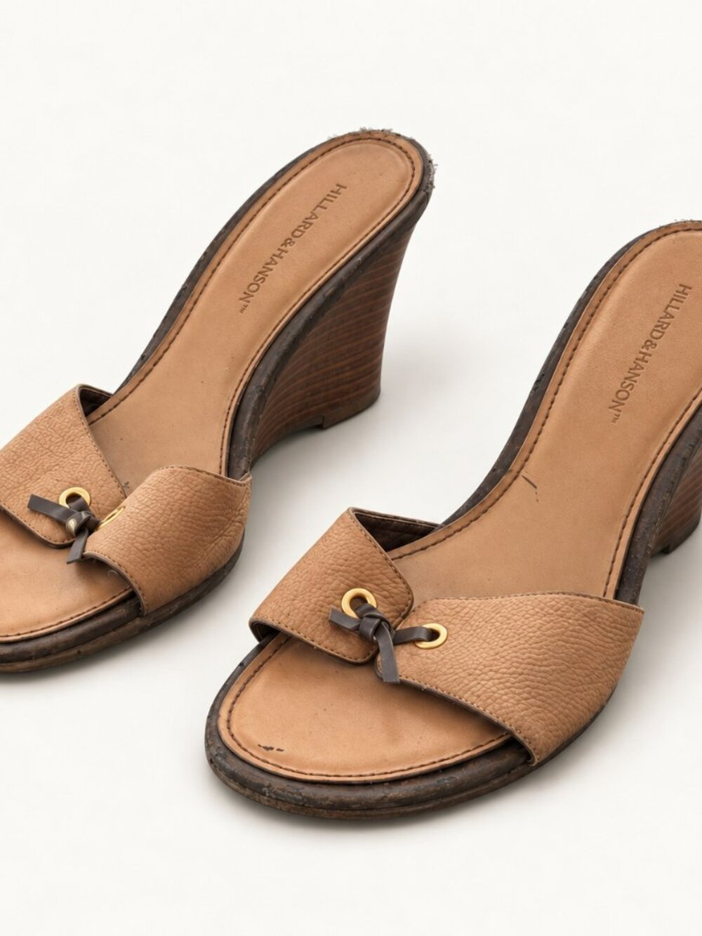 Hillard & Hanson Tan Bow Open-Toe Stacked Wedge Mule Sandals
